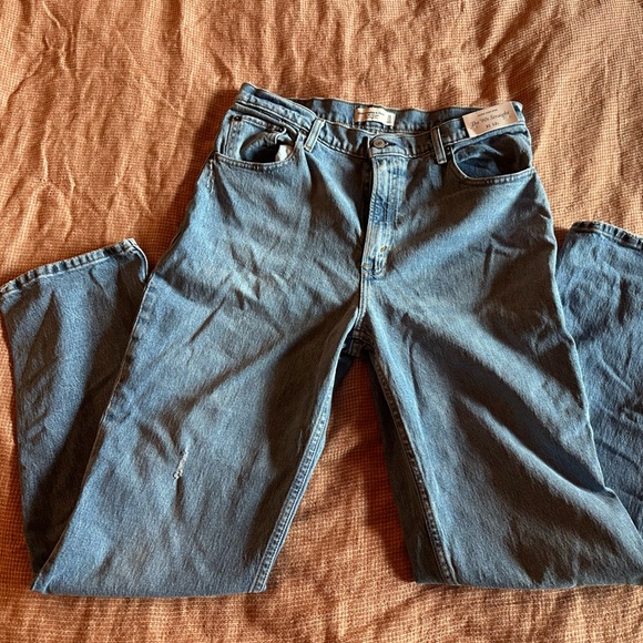 NWT Abercrombie Ultra High Rise 90s Straight Jeans long - Picture 3 of 6